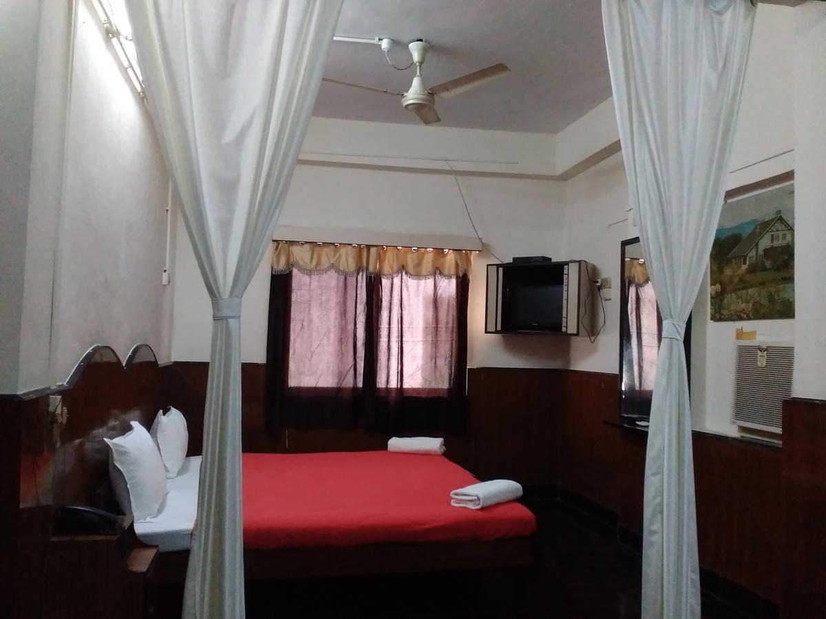 Diamond Hotel Daman Bilik gambar