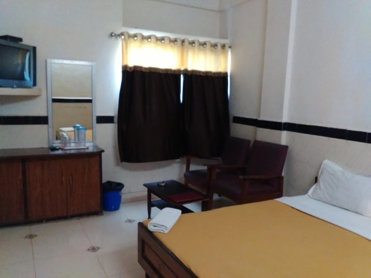 Diamond Hotel Daman Bilik gambar