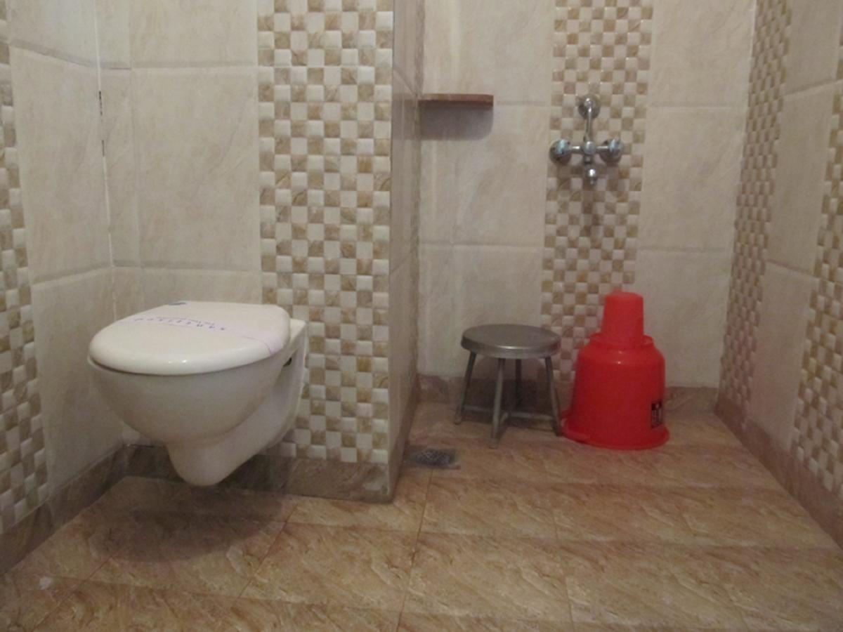 Diamond Hotel Daman Bilik gambar