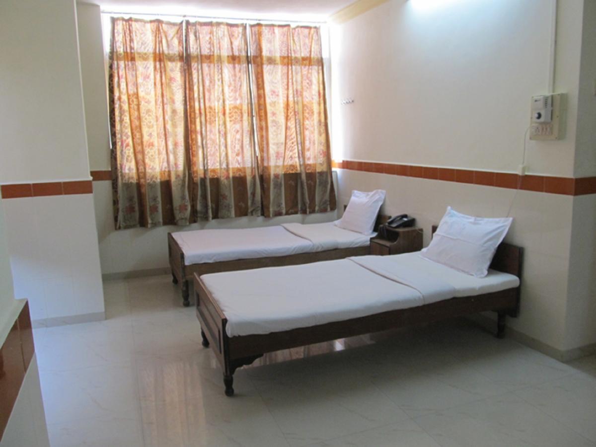 Diamond Hotel Daman Luaran gambar