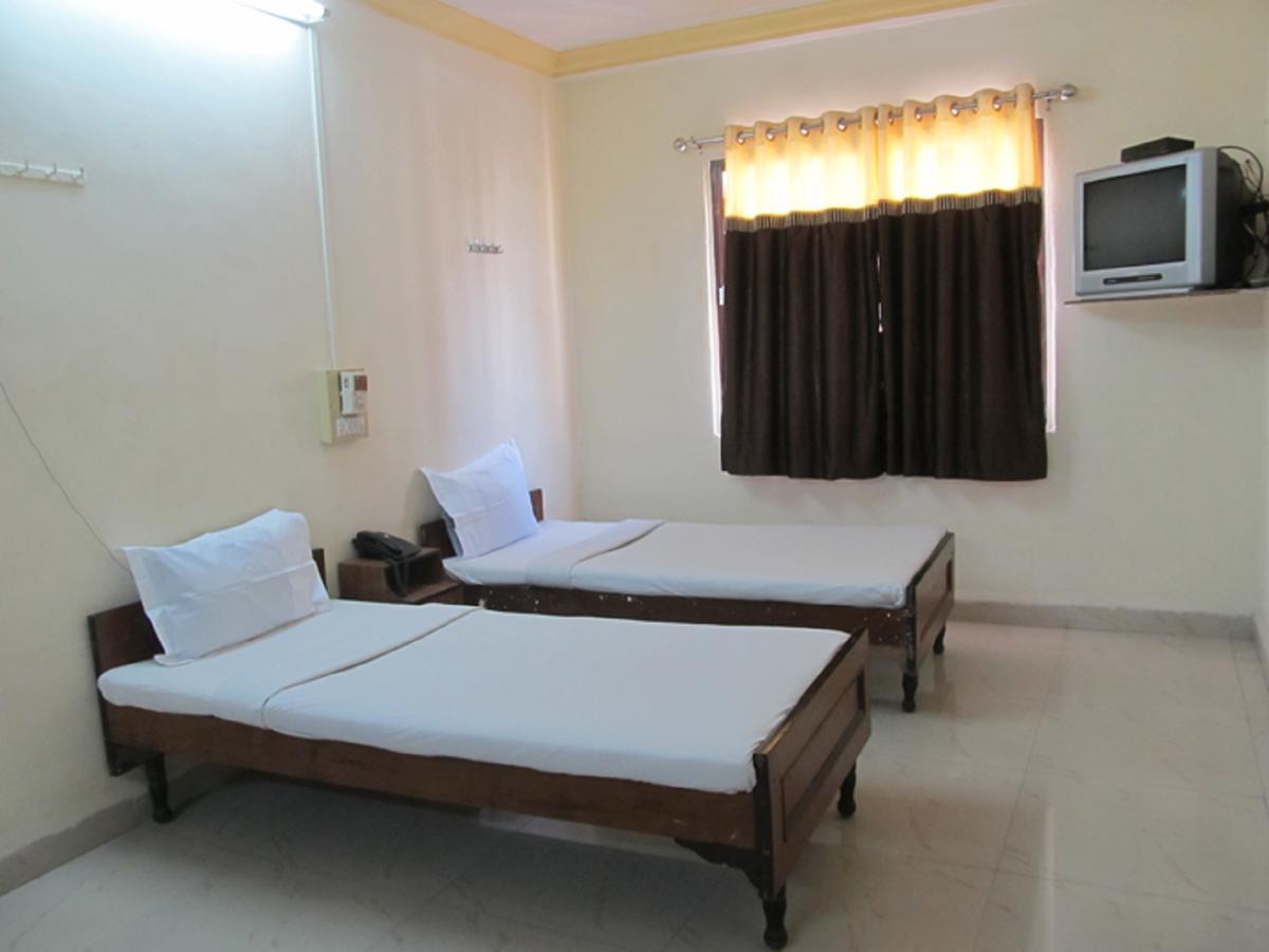 Diamond Hotel Daman Luaran gambar