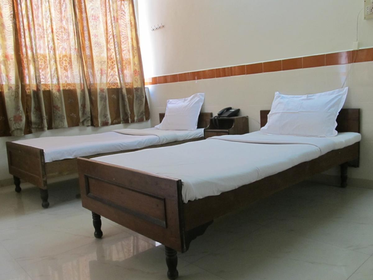 Diamond Hotel Daman Luaran gambar