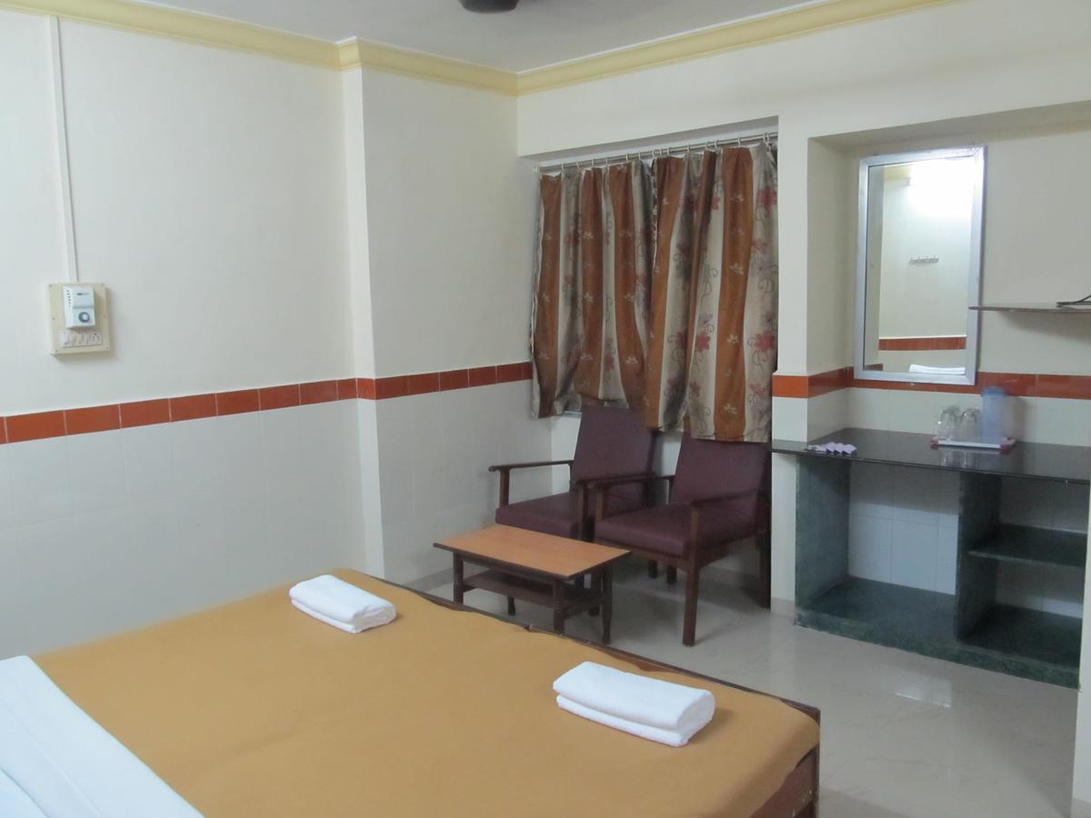 Diamond Hotel Daman Bilik gambar